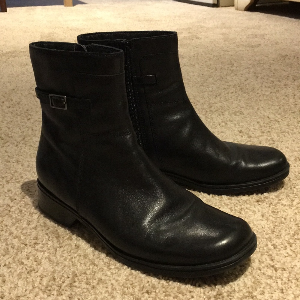 Black Clark leather boots